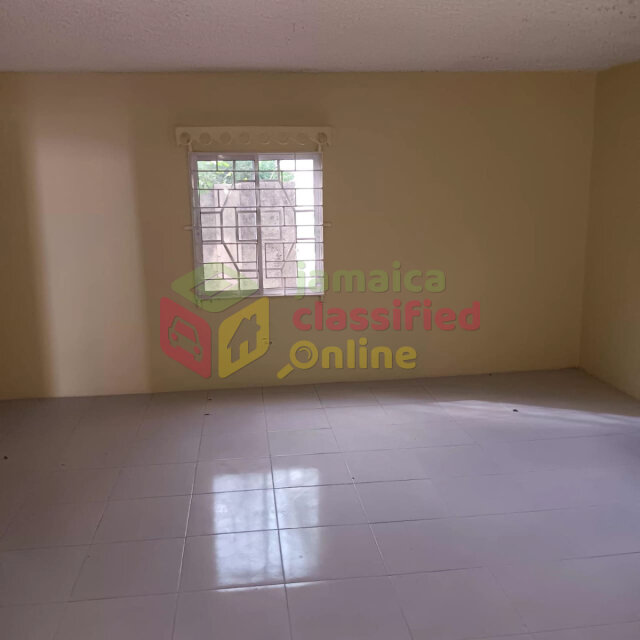 3 Bedrooms Apartment