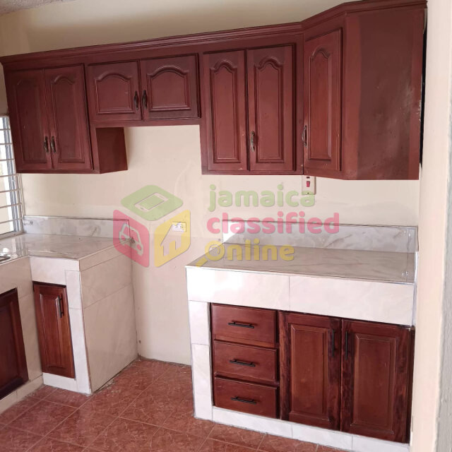 3 Bedrooms Apartment