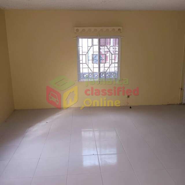 3 Bedrooms Apartment