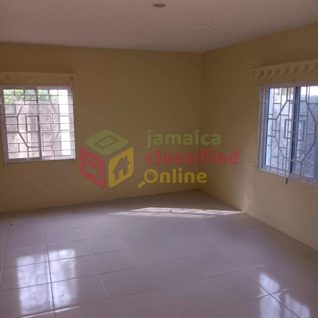3 Bedrooms Apartment