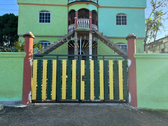4 Bedrooms 4 Baths