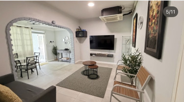 4 Bedroom House with 4 Baths in Kingston 19