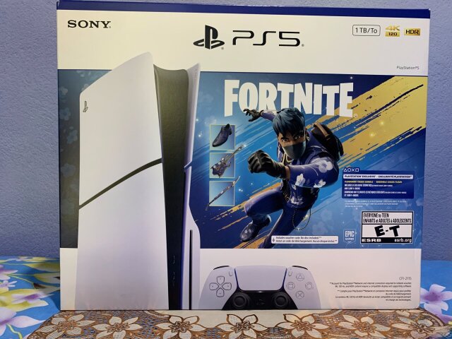 PlayStation 5 1T Fortnite Bundle