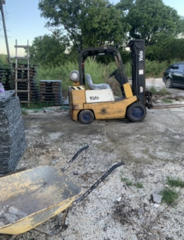 Forklift 