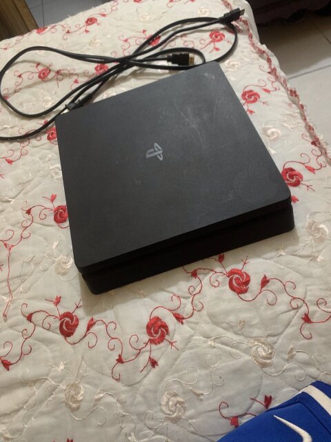 Sony PlayStation 4
