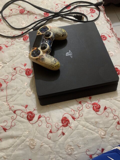 Sony PlayStation 4