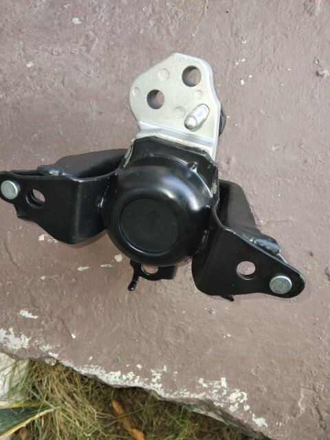 Toyota Probox Old Shape Side Engine Mount
