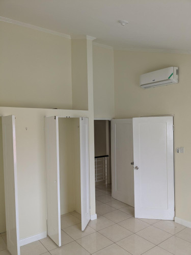 2 Bedroom Townhouse In SE 1st ST East Queens Park 