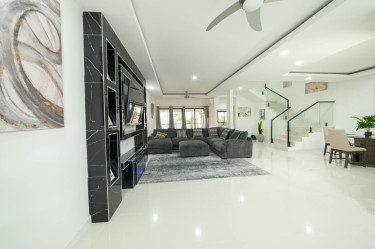 3 Bedrooms Townhouse 