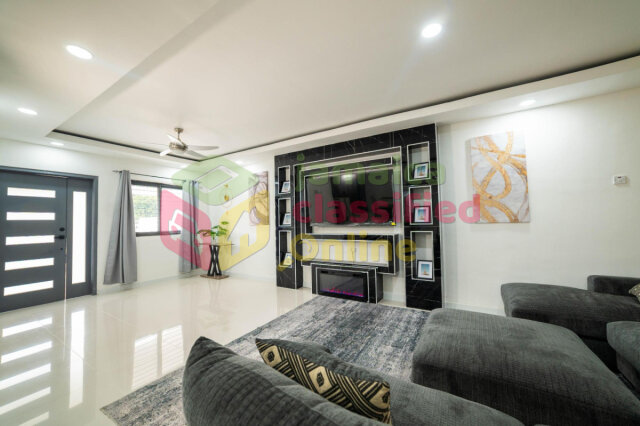 3 Bedrooms Townhouse