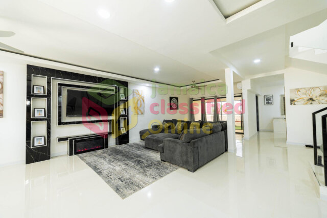 3 Bedrooms Townhouse