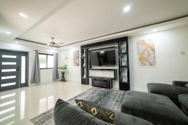 3 Bedrooms Townhouse 