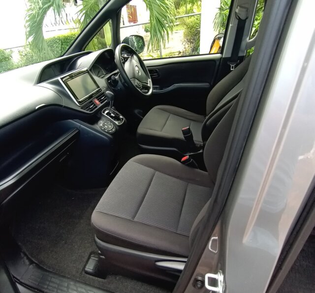 Noah 7 Seat For Rent Suv Vans & SUVs Discovery Bay