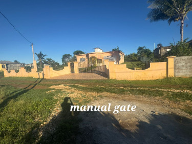 3 Bedrooms Dream Home-8km From Jamaica Zoo