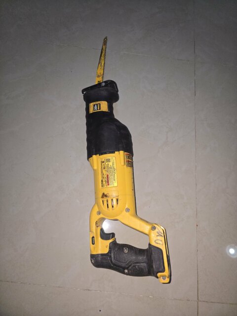 Sawzall DEWalt