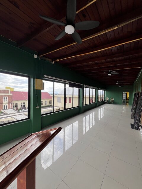 2800 Sqft Top Floor Space