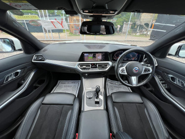 2020 BMW 320i 3 Series 