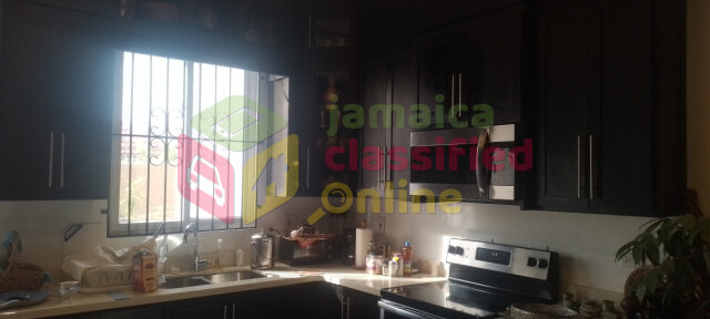 2 Bedrooms Ground Level Apartment In Kingston 6