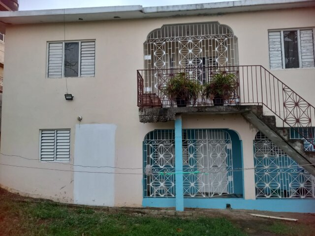 6 Bedroom House