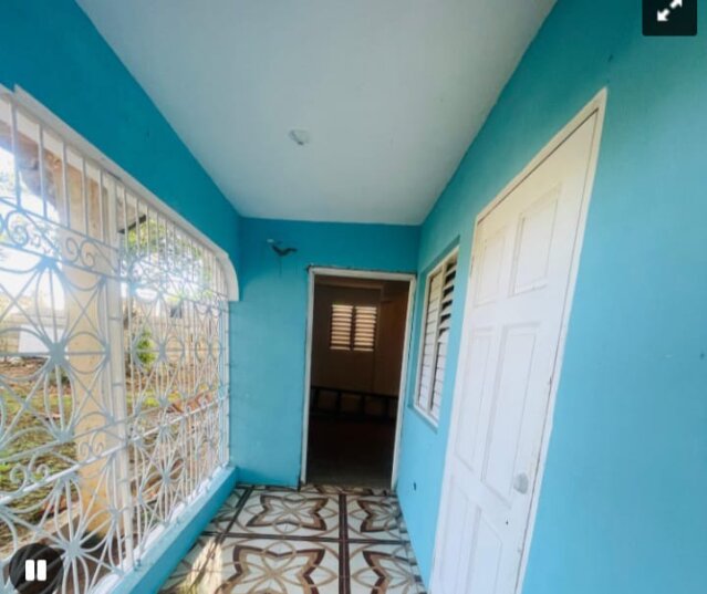 6 Bedroom House