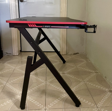E-SPORTS Computer Desk Office /Gaming