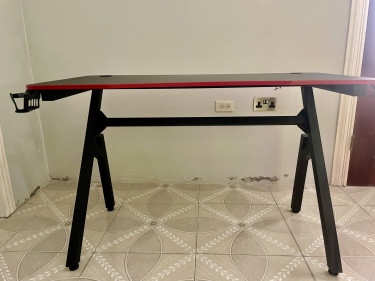 E-SPORTS Computer Desk Office /Gaming