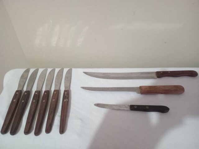 Assorted Knives