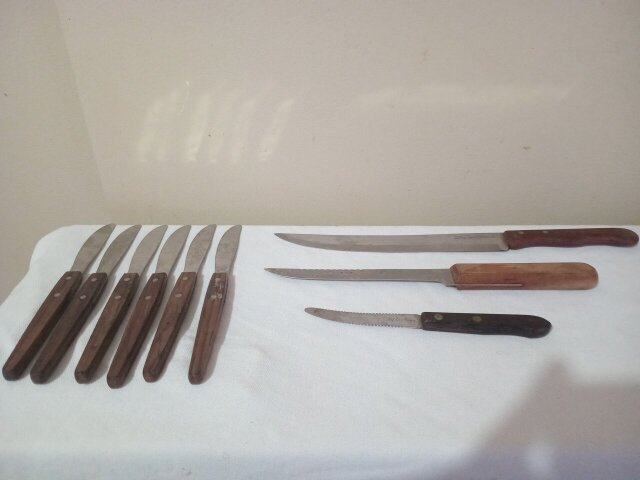 Assorted Knives