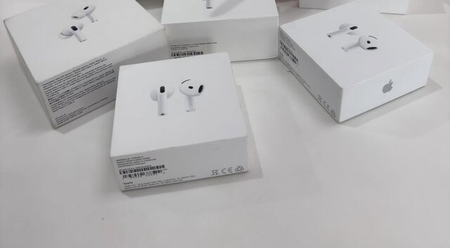 Brand New Authentic Apple Airpods 4 Phone Accessories Kingston