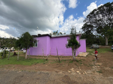 2 Bedroom House For Sale In Evergreen,Comfort Hall