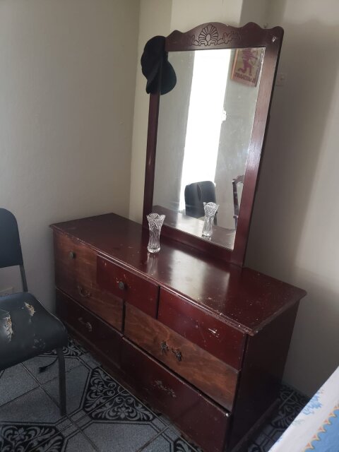 Dresser