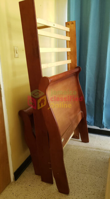 Twin Slay Bed With Mattress Used But Well Kept.