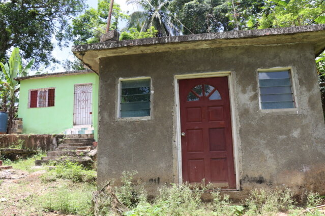 3 Bedroom- 1 Bathroom House For Sale.