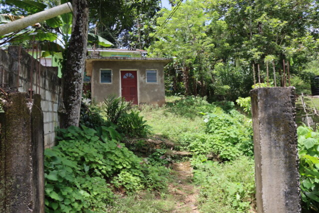 3 Bedroom- 1 Bathroom House For Sale.
