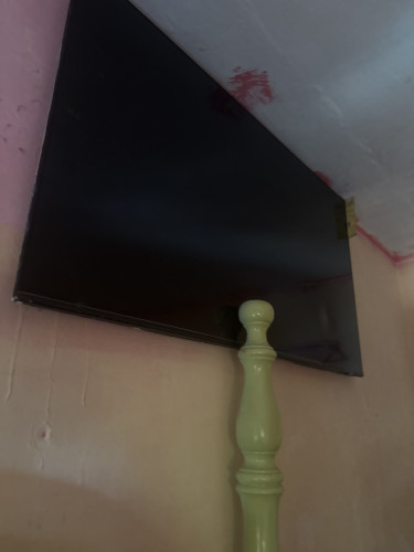 2 Broken Screen TVs Bought Samsung 