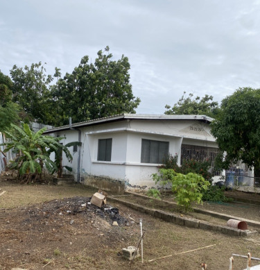 4 Bedrooms Plus 1 Bedroom Cottage