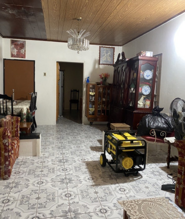4 Bedrooms Plus 1 Bedroom Cottage Houses Marlie Mount, Old Harbour