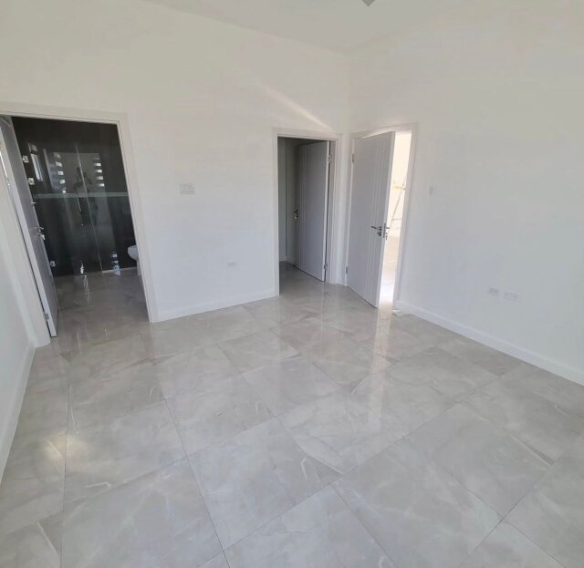 2 Bedroom House,  2 Bathroom