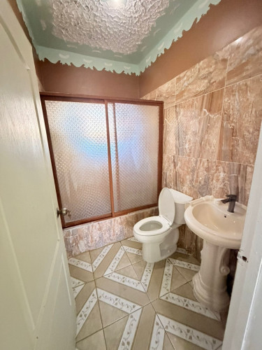 2 Bedroom & 1 Bathroom - Open Living Concept Apt