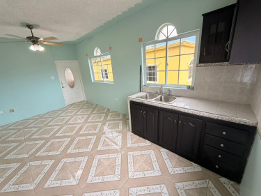 2 Bedroom & 1 Bathroom - Open Living Concept Apt
