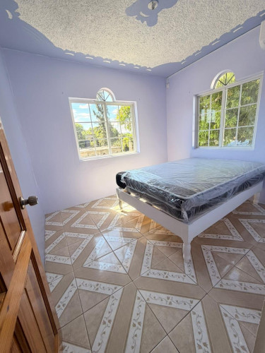2 Bedroom & 1 Bathroom - Open Living Concept Apt
