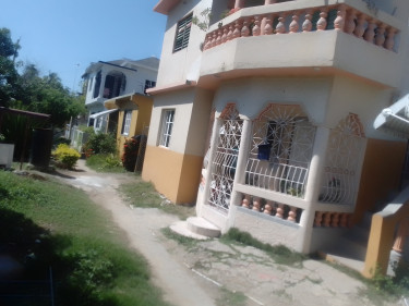 6 Bedrooms Houses Greater Portmore