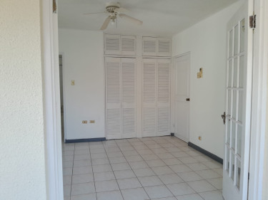1 Bedroom Apt For Sale 