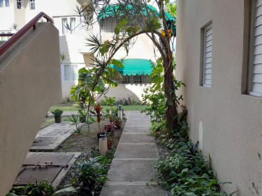 1 Bedroom Apt For Sale 