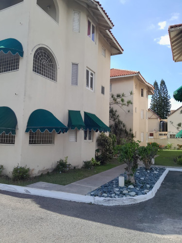 1 Bedroom Apt For Sale 