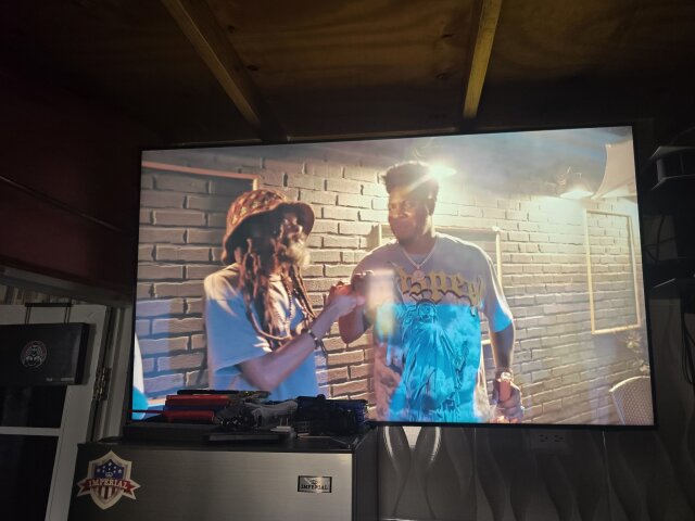 SAMSUNG AU800D 65 FLAT SCREEN TV