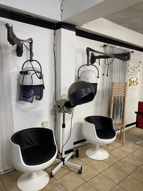 Shampoo Basin Combo And Wall Hairdryer Negotiable