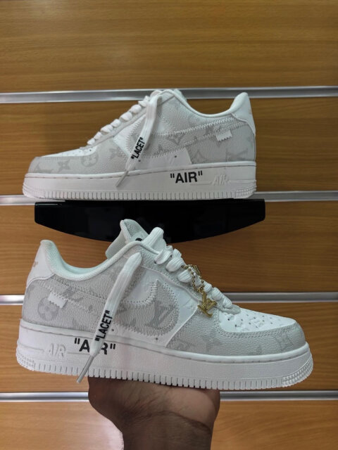 Men Shoes Available For Sale