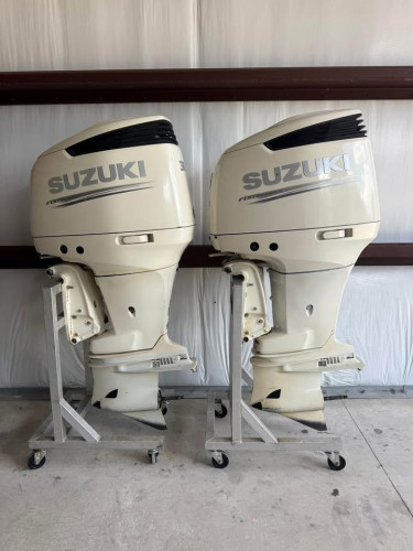 TWIN SET 2020 Suzuki DF300 4-Stroke 25” Shaft