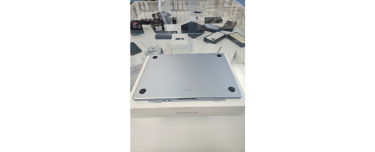 MacBook Air 13 Inch M4 Chip 16 GB 512 SSD 